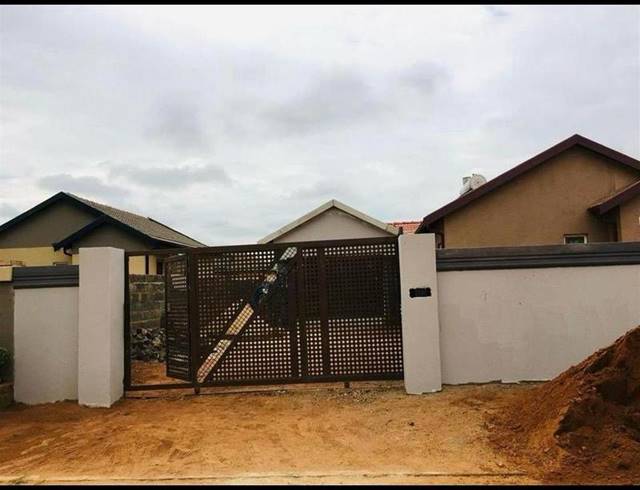 2 BEDROOM HOUSE FOR SALE IN LEHAE